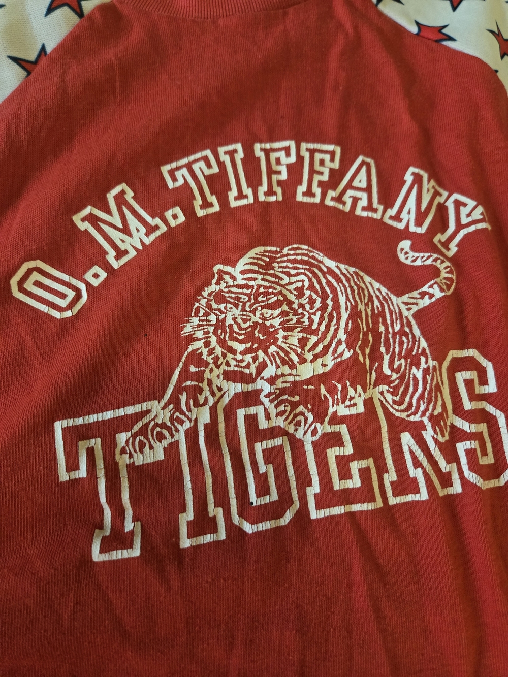 Vintage O.M. Tiffany Red Tigers Crop Top with Star-Patterned Sleeves S - Picture 2 of 7